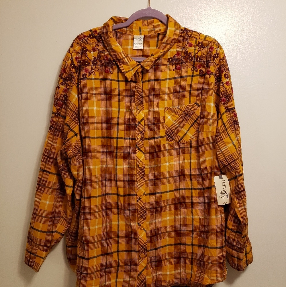 Terra & Sky | Plaid Embroidered Button Down Shirt